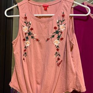 Cute sleeveless pink crop top